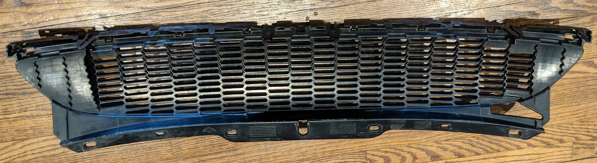 Exterior Body Parts - '10 R56 MCS grill and black driver side mirror - Used - 2010 Mini R56: "Mk II" Mini Hatch/Hardtop range - Charlottesville, VA 22903, United States