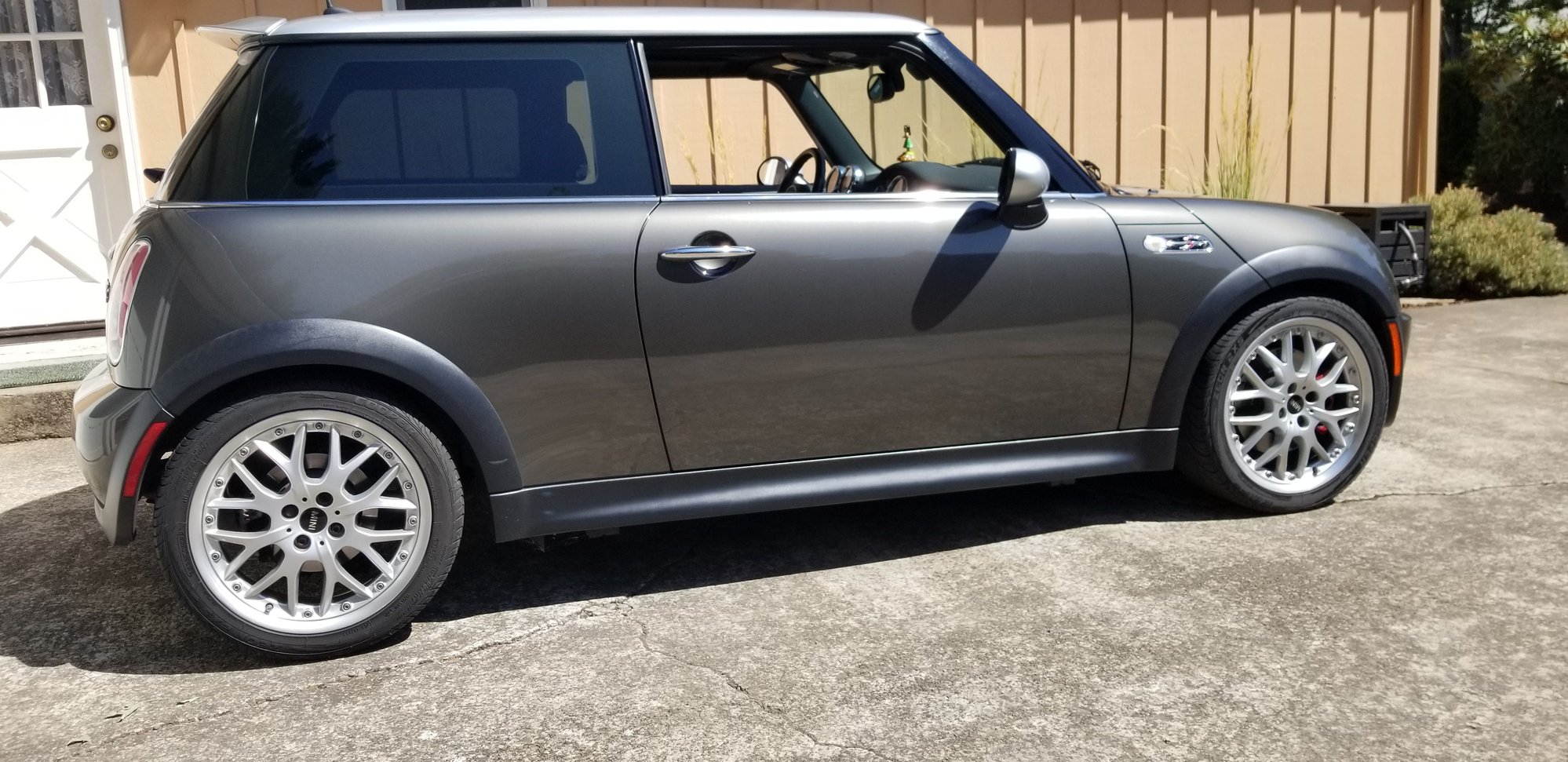 2006 Mini R53: "Mk I" Mini Cooper S - Excellent and Rare 2006 JCW for Sale - Used - VIN WMWRE33536TL18068 - 39,400 Miles - 4 cyl - 2WD - Manual - Hatchback - Gray - Eugene, OR 97404, United States