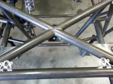 4130 chromoly cage, zeus fastners to allow easy assembly of the flat bottom and body panels