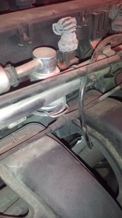 Goes to this t connector by the fuel rail.