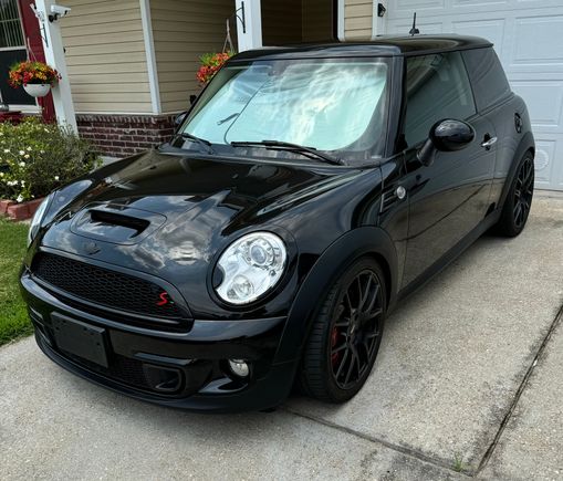 My new ride is a MINT 2013 R56S