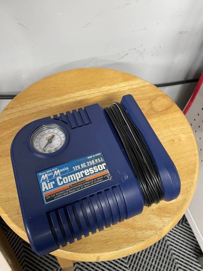 Accessories - Mini Mania 12V tire air compressor - Used - All Years Any Make All Models - Burlingame, CA 94010, United States