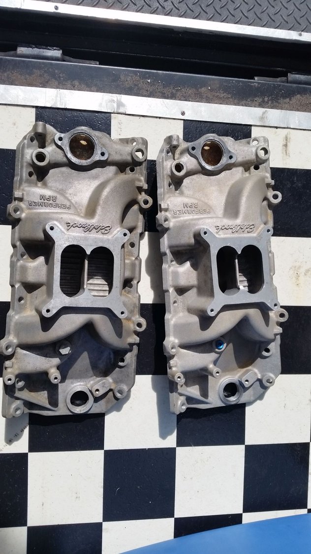 2 Edelbrock RPM Aluminum Intakes