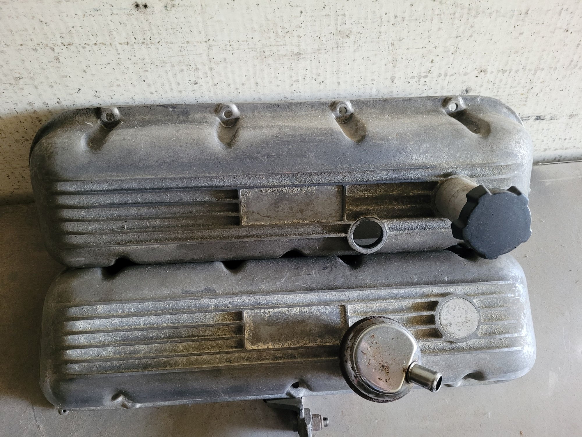 BBC valve covers and exhaust