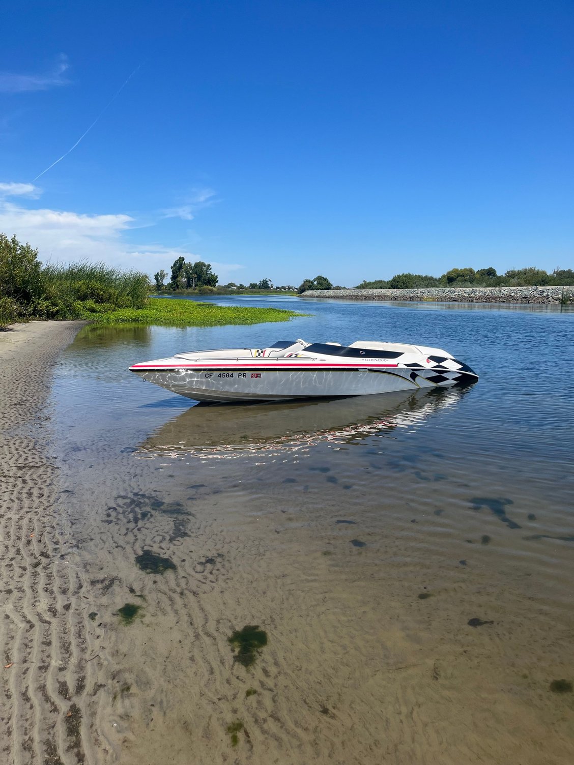 Nice lil empty beach i found on a wedsday afternoon, i wonder what it will look like on saturday