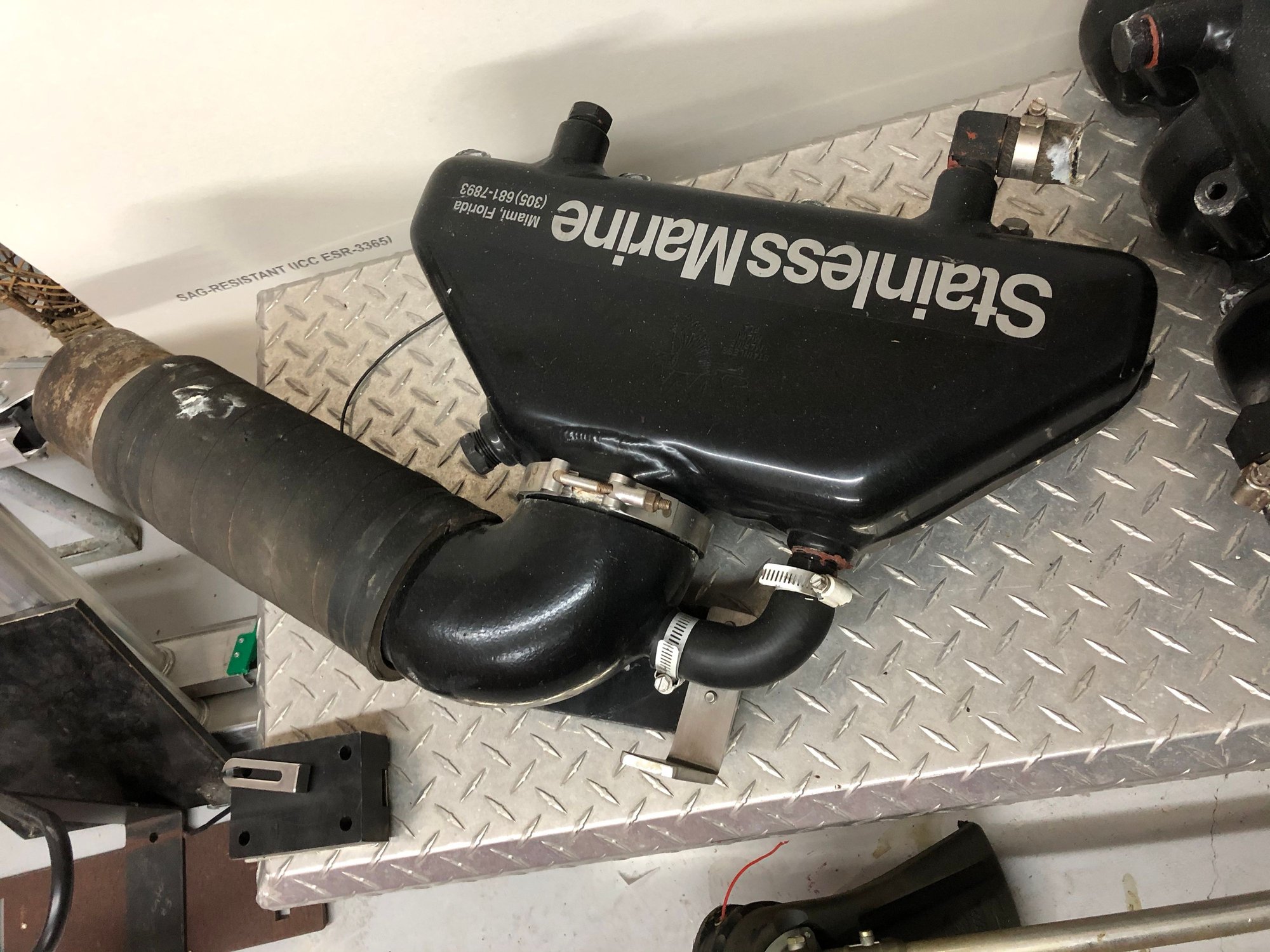 Stainless Marine BB Exhaust mani w/riser 2 sets