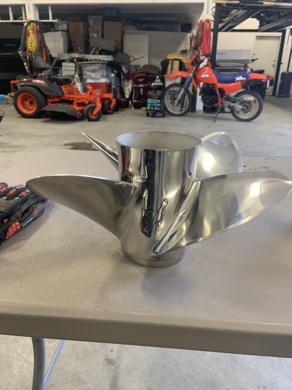 28 Pitch RH rotation cutting edge prop