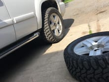 Finally got the 33x12.5020's renegade r7 m/t's ordered from Amazon 4 tires shipped for like $840, have to cut a good bit in the front to fit them, no rubbing now