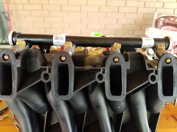 Dont know what to think about these pintel caps, wish i could remove them so the injectors would sit further down but if it doesnt leak ill be happy lol