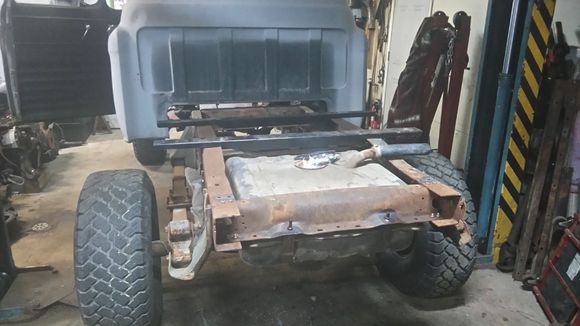 Fuel injected gas tank out of a 1988 full size blazer.