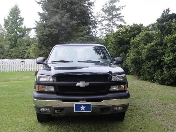 2004 Chevrolet Silverado CCSB Z71 4wd
Grille painted to match
Billet Bow-Tie