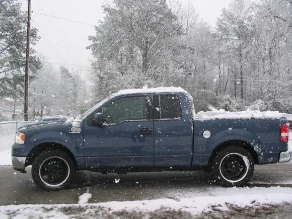 From Maryland snow to Mississippi Snow glad it is 4 wheel drive!