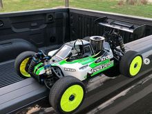 RC8B3.1 buggy with Werks B5 Pro II