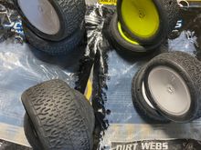 Gold compound Jconcepts 40$ these are basically new besides the front left set. 