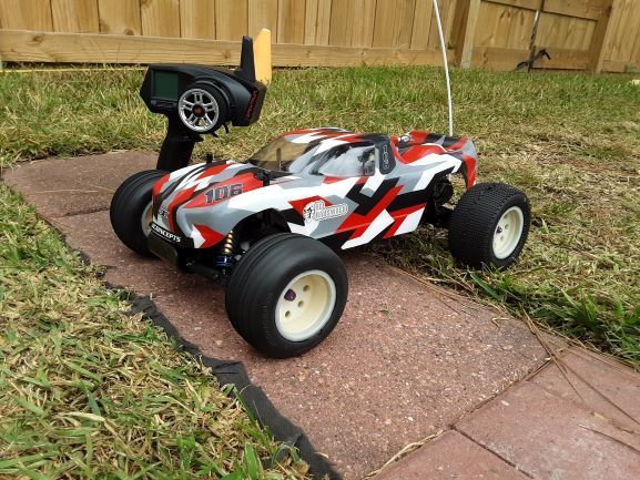FPR Rustler.  Power unit is Novak Ballistic 21.5R w/13mm tuning rotor and Havok ESC.  HV 7.6 Graphene battery pack.