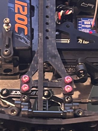 Full left turn, again notice the LACK of gap between the steering rack and the bulkhead (look at the black screw again)