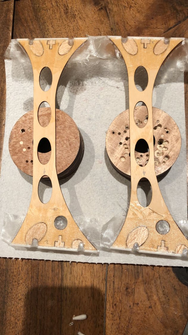 The small tube is secure to the center plywood par by a 2?5 mm glass cloth epoxied