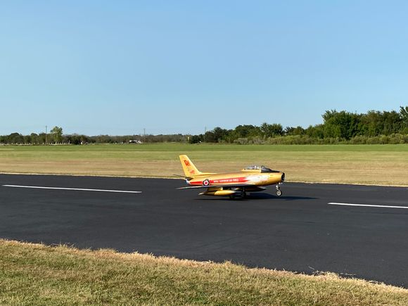 Eric B doing an awesome job flying his Golden Sabre!