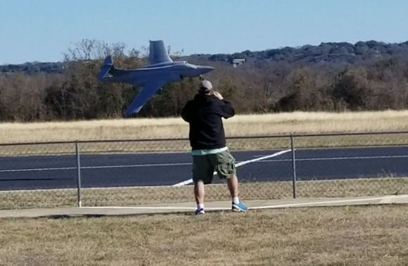 Another right wing down, but correcting.