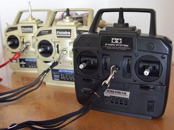 The 3 radios tested using a BAD turret control unit (MFU): LOL. Futaba Skysport FM Ground, Futaba Skysport 2.4, Tamiya Attack 2.4.