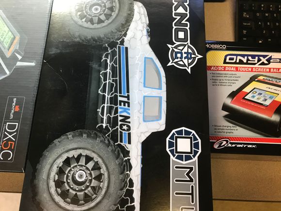 Alright, received the kit and ready to get this party started. 