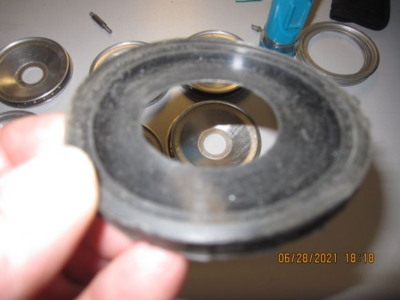 Vulcanized road wheel tire