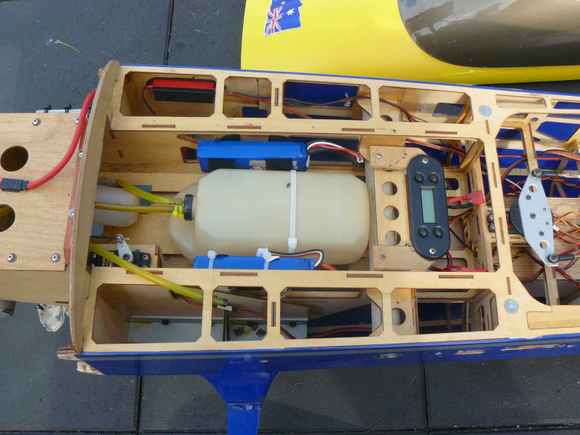 Dual lipo power supply via power box.