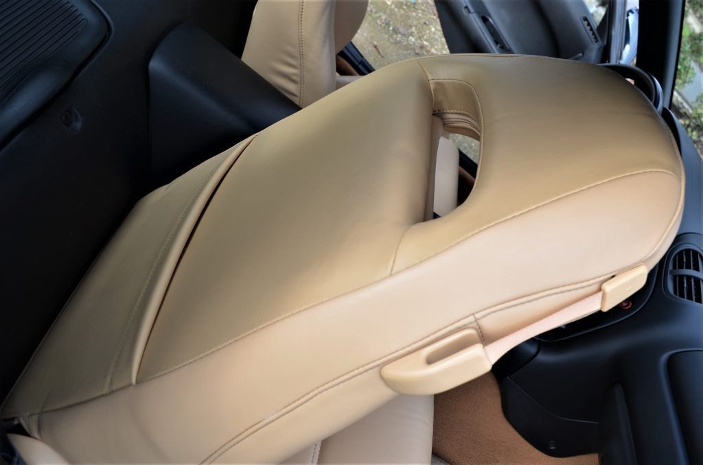 Interior/Upholstery - Mint Condition Black Leather Front & Rear Seats, OEM Black Carpet, and Floor Matts :) - Used - 1993 to 1995 Mazda RX-7 - San Marcos, CA 92069, United States