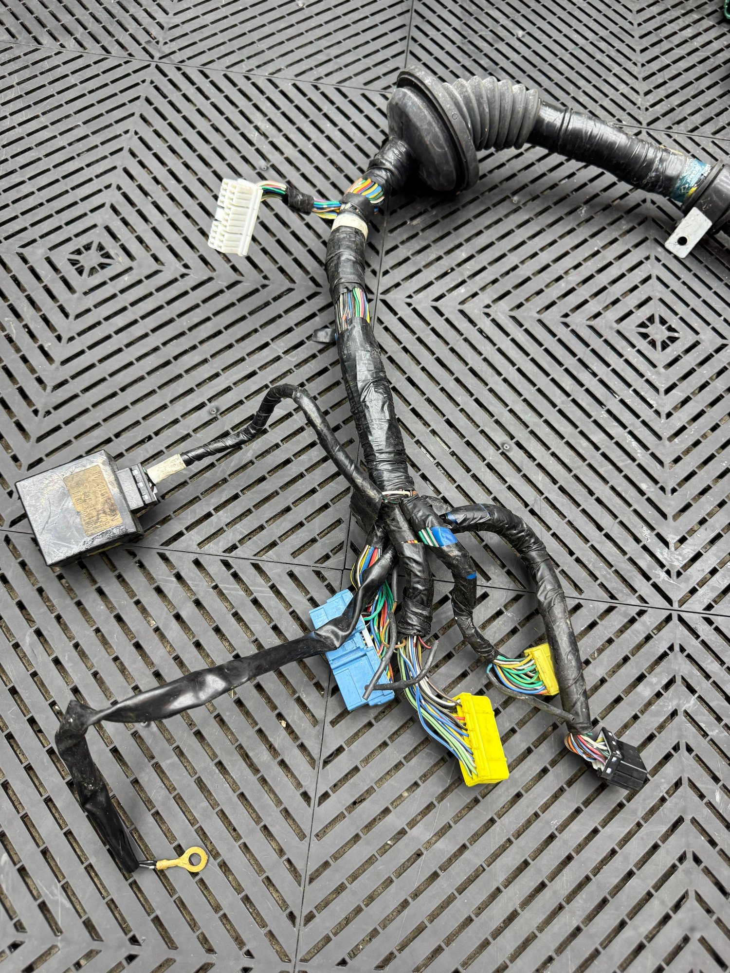 Engine - Electrical - Mazda RX7 FD3S Engine Wiring Harness - Used - 1992 to 1995 Mazda RX-7 - Birmingham, MI 48323, United States