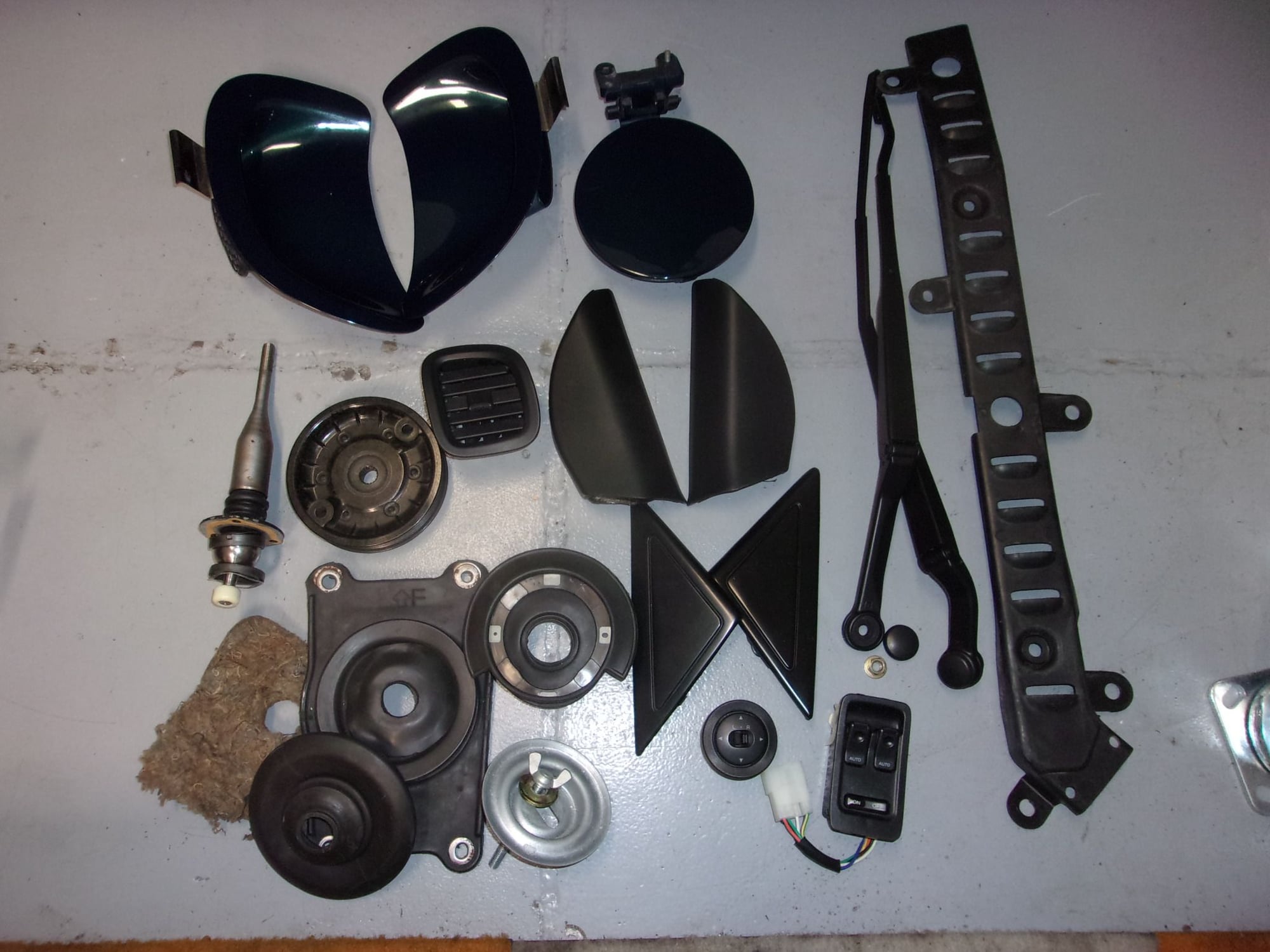 Miscellaneous - HARD-TO-FIND parts #12 - Used - 1993 to 2002 Mazda RX-7 - Murfreesboro, TN 37130, United States