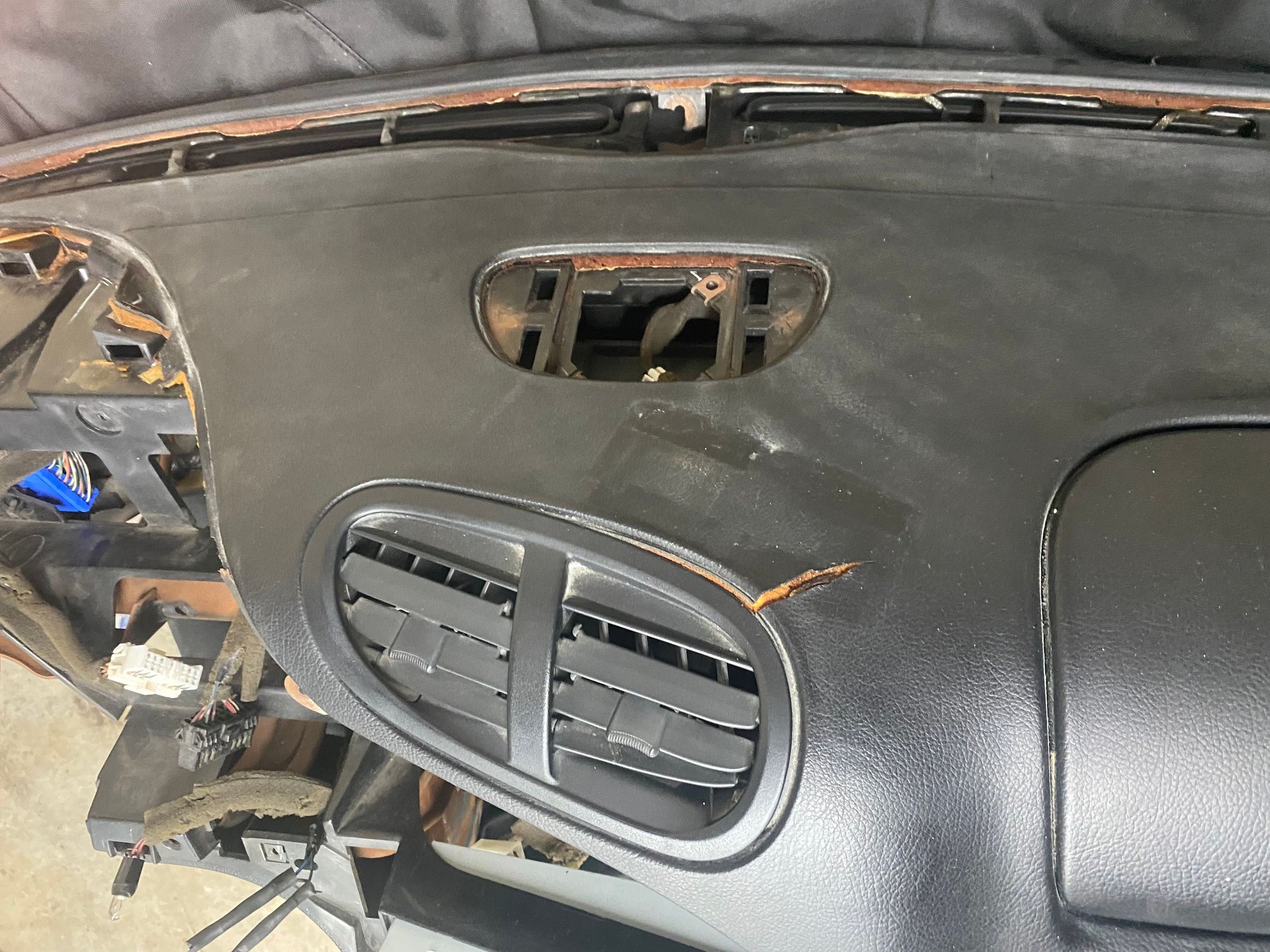 Interior/Upholstery - 1994 Dashboard with airbag/glovebox - Used - 1993 to 1995 Mazda RX-7 - Woodhaven, NY 11421, United States