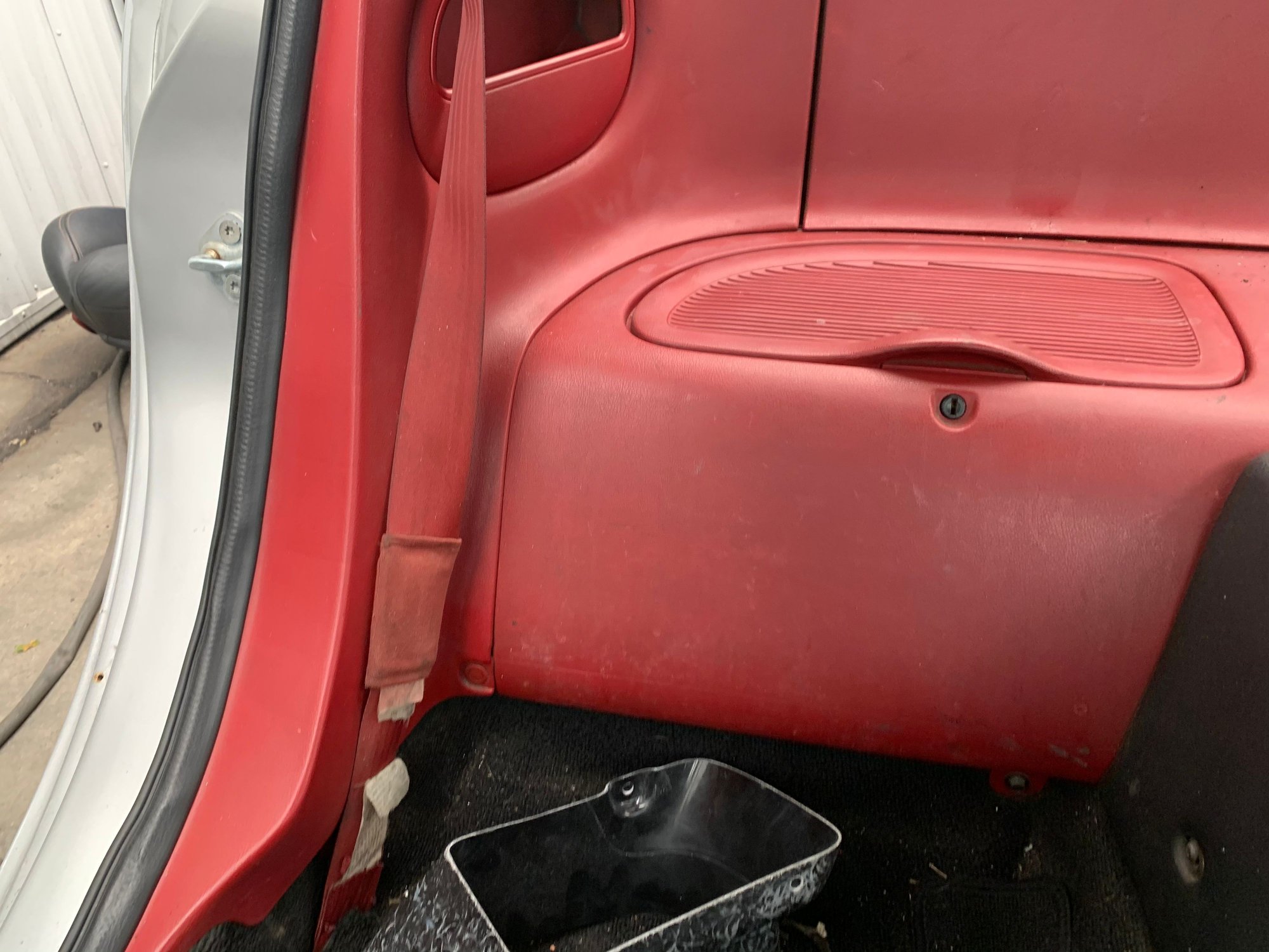 Interior/Upholstery - WTT or WTS Red interior pieces for black - Used - 1993 to 2002 Mazda RX-7 - La, CA 91406, United States