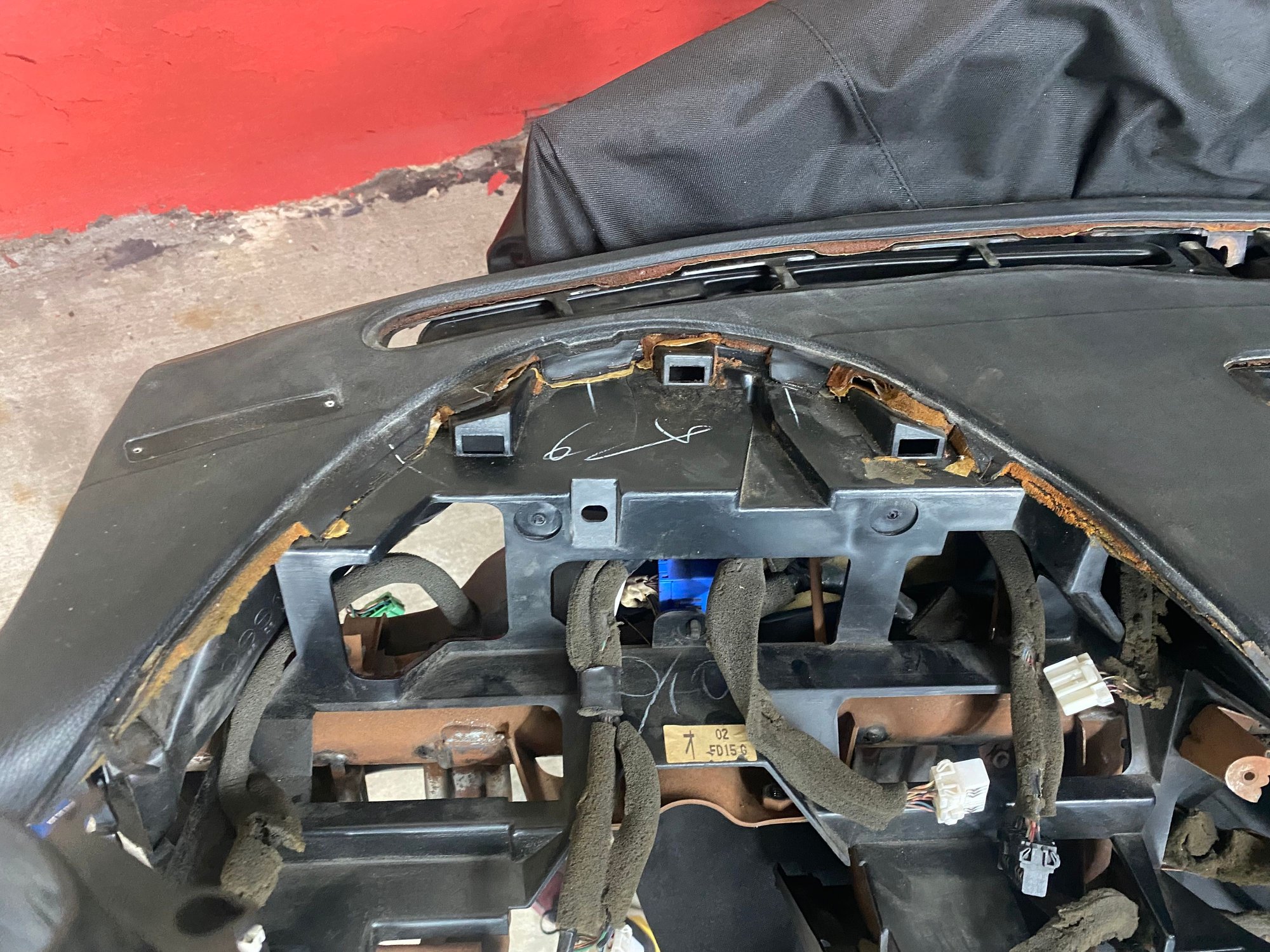 Interior/Upholstery - Cracked 94 Dash - Used - 0  All Models - Woodhaven, NY 11421, United States