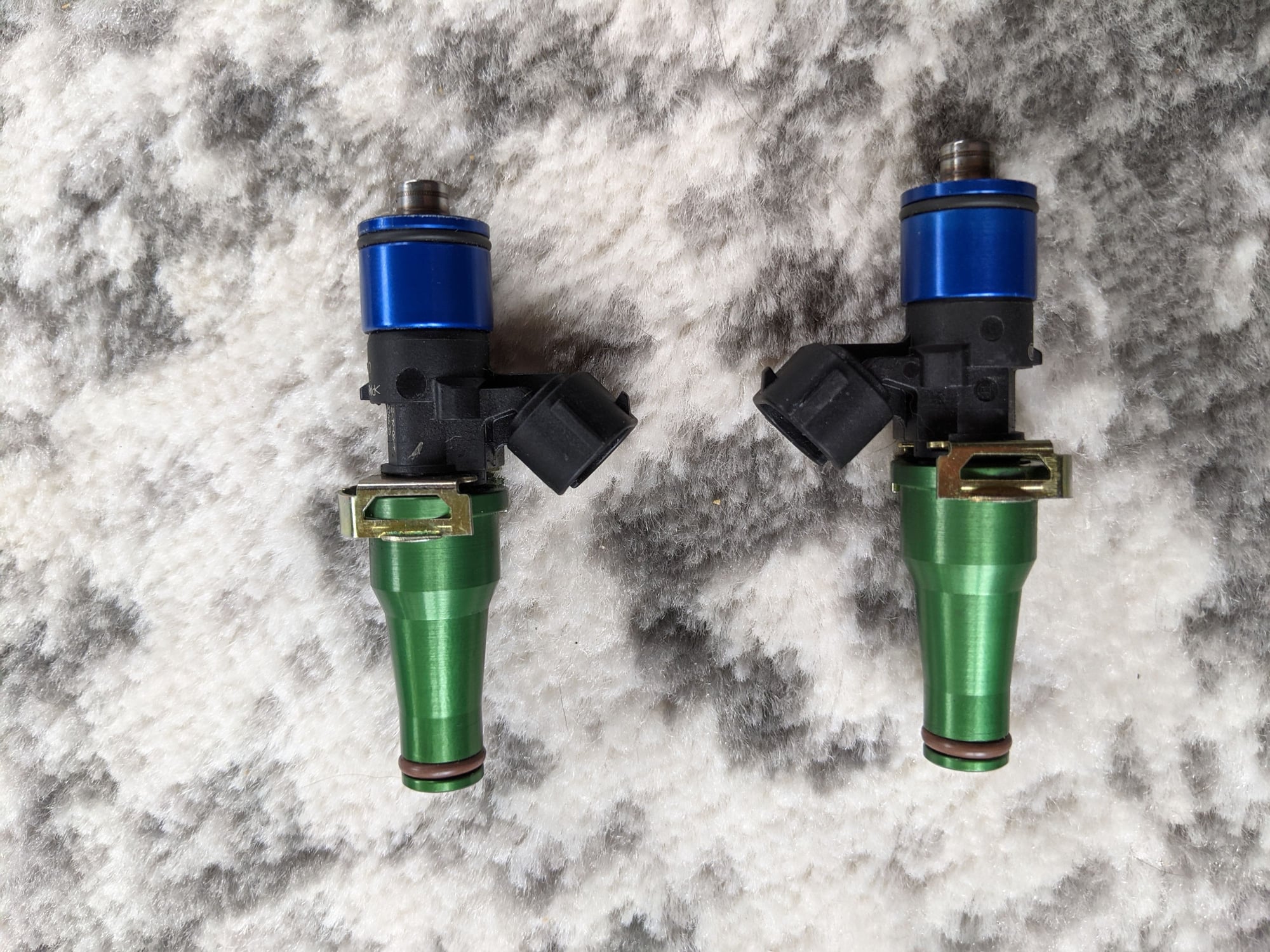 Engine - Intake/Fuel - 2x ID2000 and 2x ID1000 Injectors - Used - 0  All Models - Des Moines, IA 50311, United States