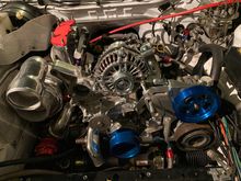 Starting to put the rest of the engine peripherals together . Still need to change the alternator pulley and refurbish the AC pulley . 