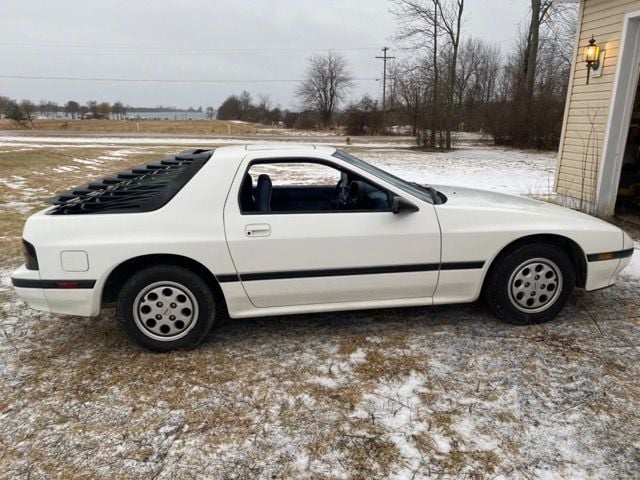 1987 Mazda RX-7 - Estate sale:  Pristine 1987 rx7 garage kept all its life completely stock 58,000 mi - Used - VIN JM1FC3310H0527247 - 4 cyl - 2WD - Manual - Hatchback - White - Cape Vincent, NY 13618, United States