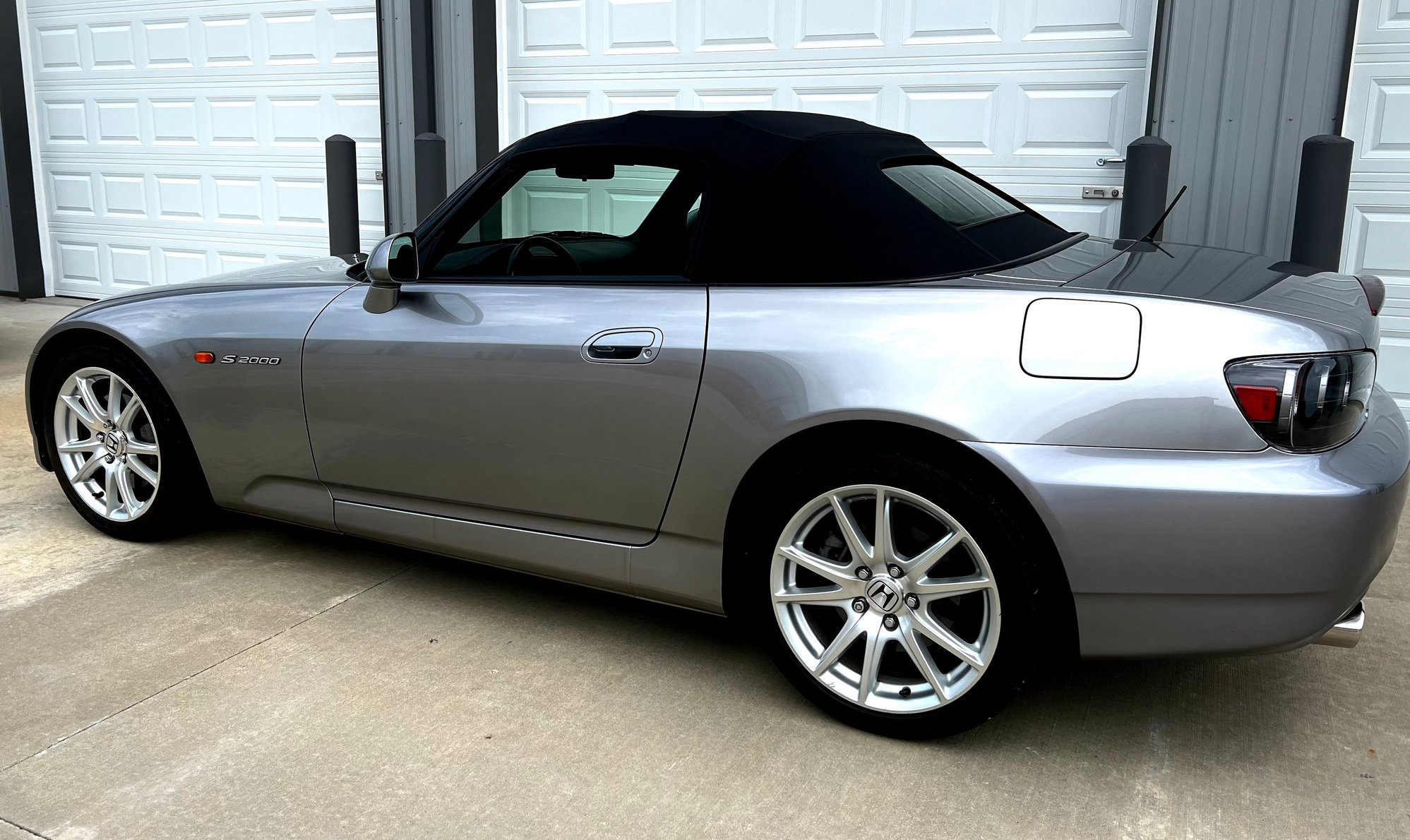 2004 Honda S2000 - IL- 2004 Silverstone/black 17k miles - Used - VIN JHMAP21474S000082 - 17,400 Miles - 4 cyl - 2WD - Manual - Convertible - Silver - Champaign, IL 61822, United States