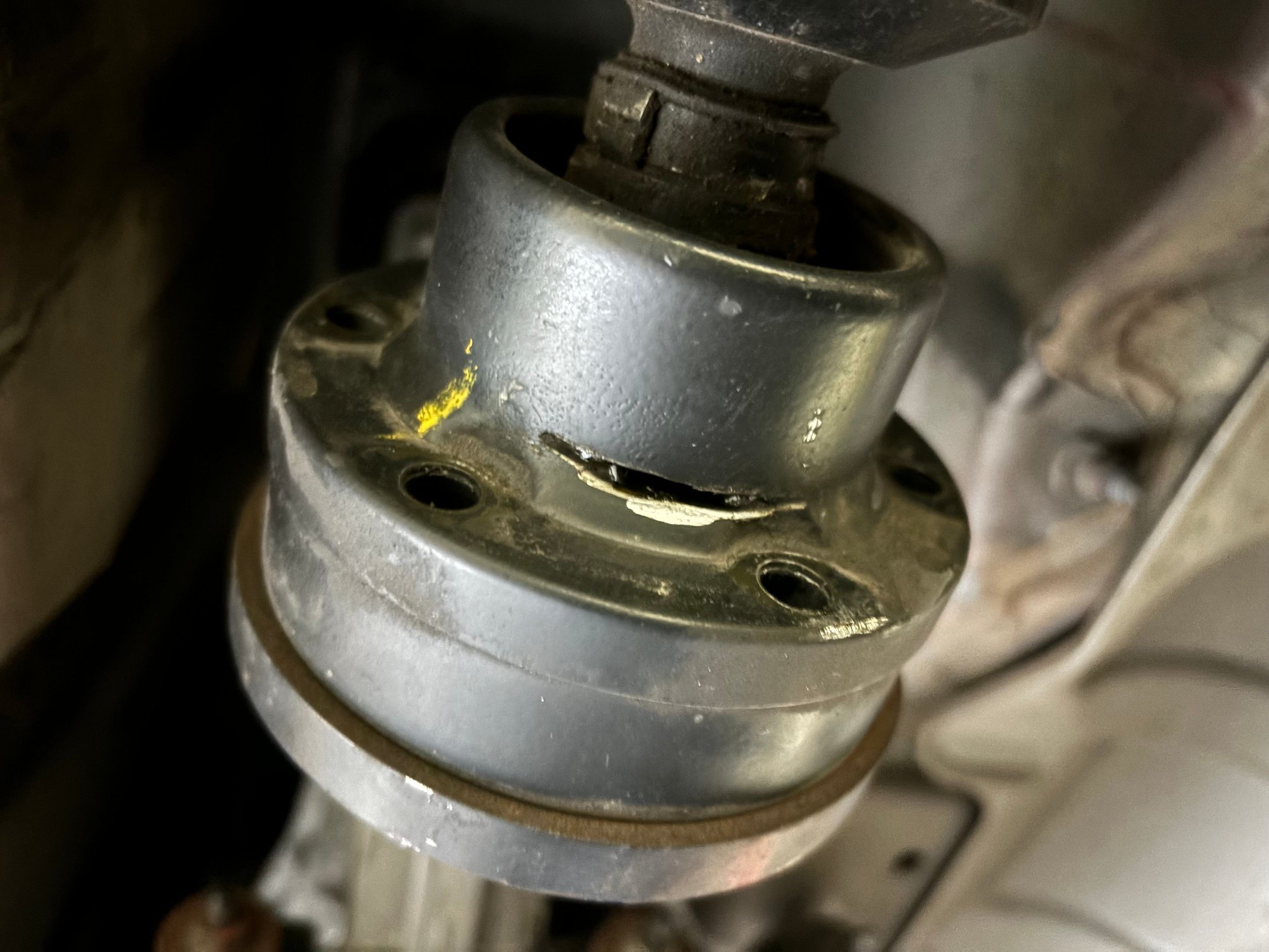 Photo of driveshaft cut (transmission side)