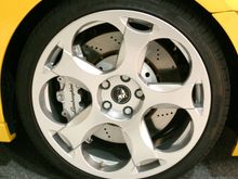 lambo-wheel.jpg