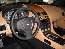 Aston Martin 004.jpg