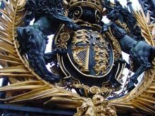 Crest On Buckingham Gate.JPG