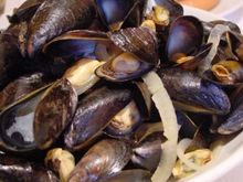 Mussels @ Gard Du Nord Train Station.JPG