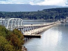Hood Canal floating bridge.jpg