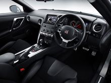 nissan_gtr_official_interior.jpg