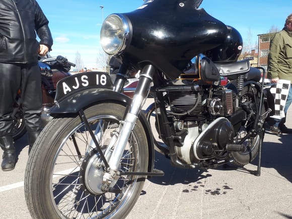 Parking lot AJS. You can see it still has oil in the engine :)