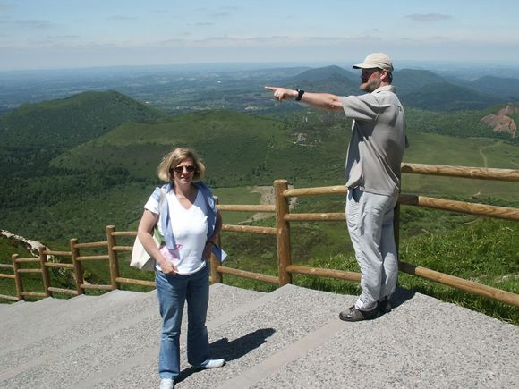 Ade shows how to point day 5e.JPG