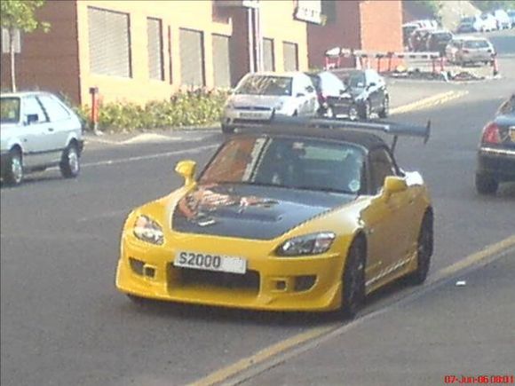 Yellow, Manchester - 07 June 2006 am