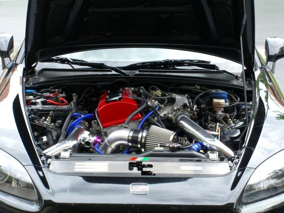 car - engine red vavle cover.jpg