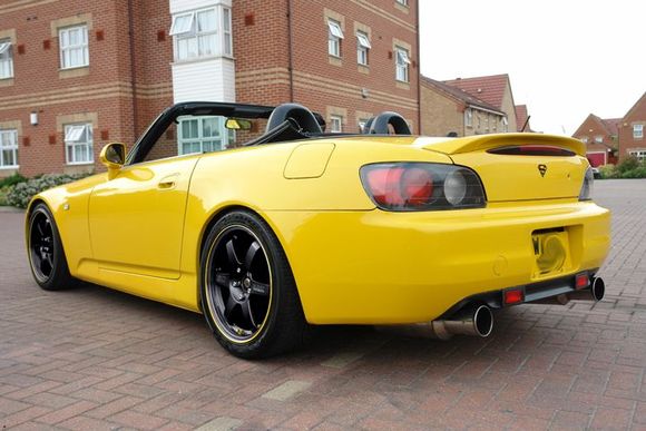 yellow little s.jpg