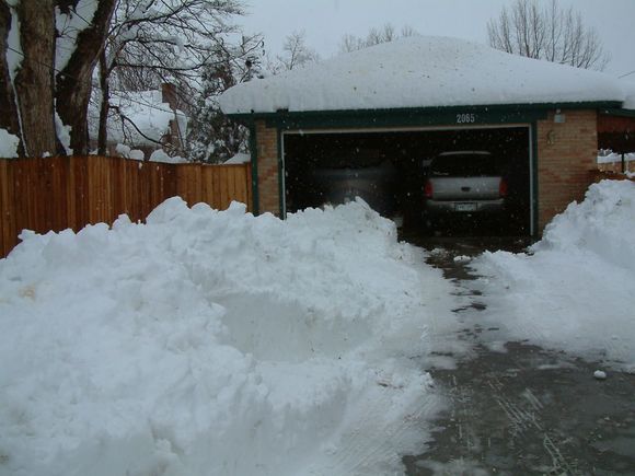 DrivewayShoveled-3-19-03.JPG